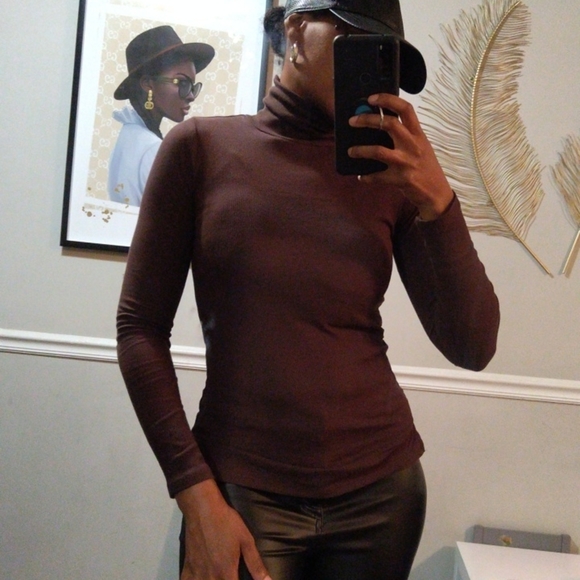 Essential Ribbed Long Sleeve  Turtleneck Top- Brown 🤎 - Picture 6 of 7